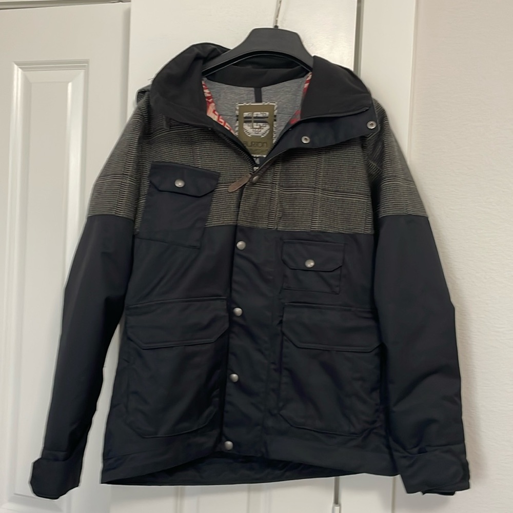 Burton ski jacket only worn once!